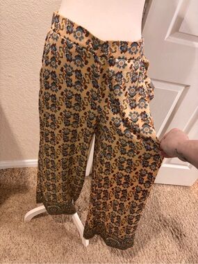 Max Studio gold Floral-Print Wide Leg Pants with pockets! So cute and comfy!!
